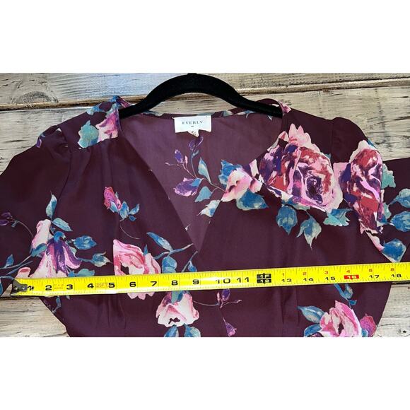 Everly Size Med Purple Floral Midi V-Neck Wrap Dress Short Sleeve Mid Calf - Picture 8 of 8